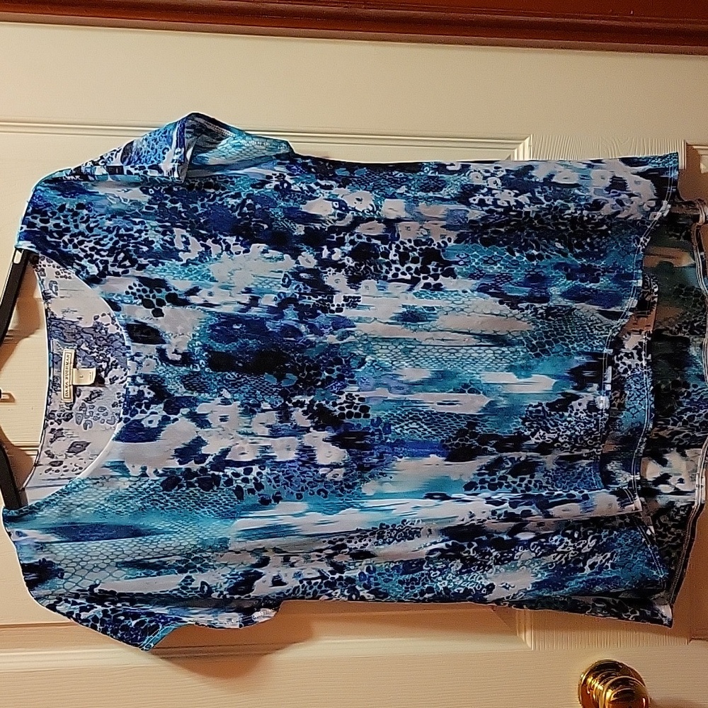 Dana Buchman Short Sleeved Abstract Blouse Size Large